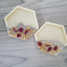 Load image into Gallery viewer, Ivory Rose-Petal Golden Hexagonal Tray
