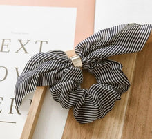 Load image into Gallery viewer, Pin Stripe Scrunchies
